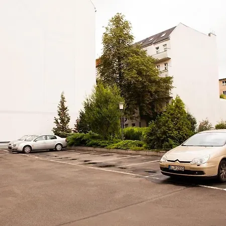 Modern & Bright +parking @kurfuerstendamm Apartment Berlin