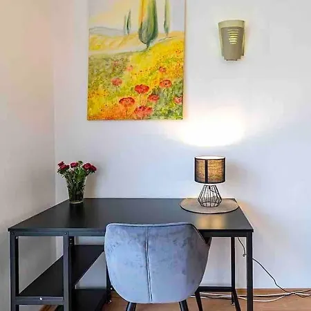 Apartment Modern & Bright +parking @kurfuerstendamm *