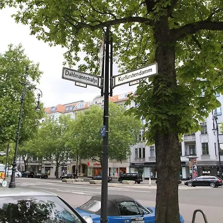 Apartment Modern & Bright +parking @kurfuerstendamm *